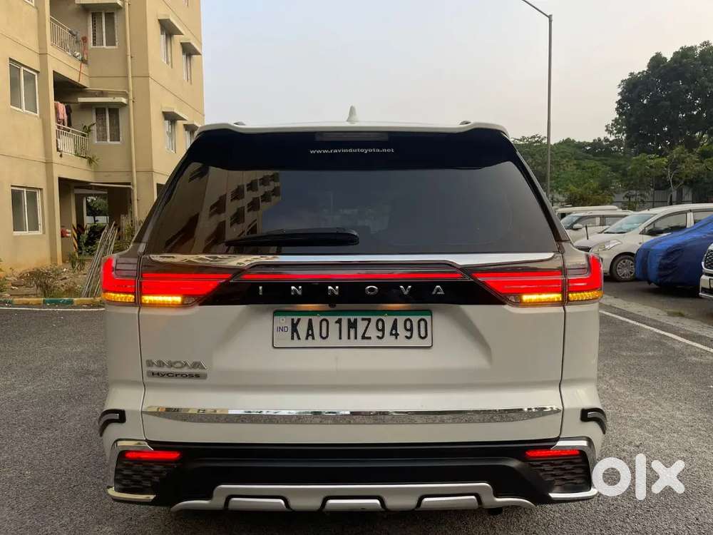 Toyota Innova Hycross 2023 Petrol 63500 Km Driven