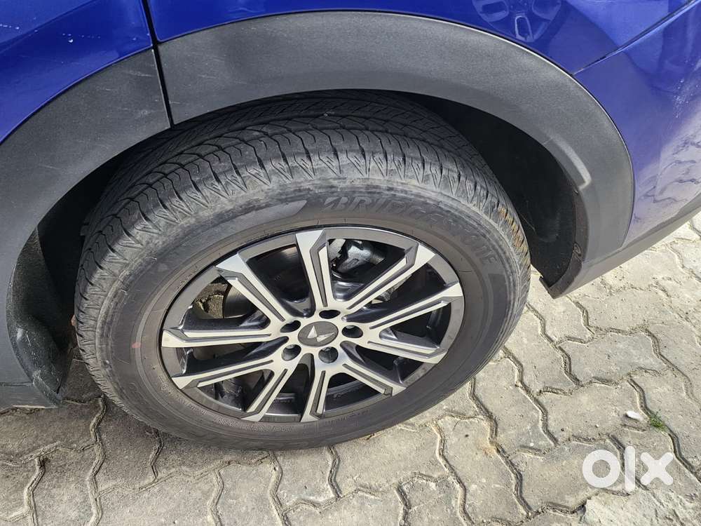 Mahindra Xuv700 2.2 Ax 7 Diesel Mt Luxury Pack Str, 2024, Diesel