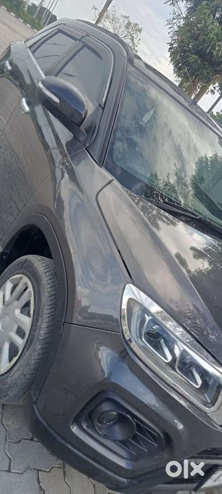 Maruti Suzuki Brezza, 2022, Petrol