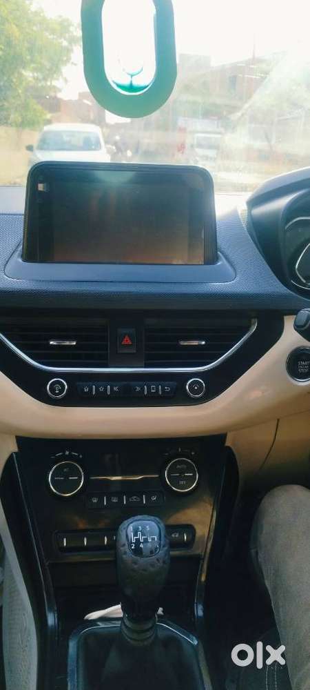 Tata Nexon 1.5 Revotorq Xz Plus Dual Tone, 2020, Petrol