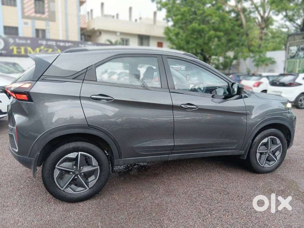 Tata Nexon Creative Plus 1.2 Revotron Petrol 6 Amt Dt, 2024, Petrol