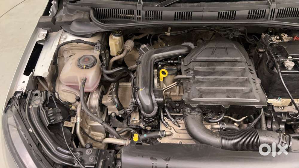 Skoda Slavia Ambition 1.0l Tsi At, 2022, Petrol