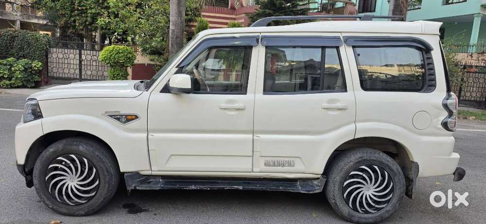 Mahindra Scorpio S6 Plus, 2016, Diesel