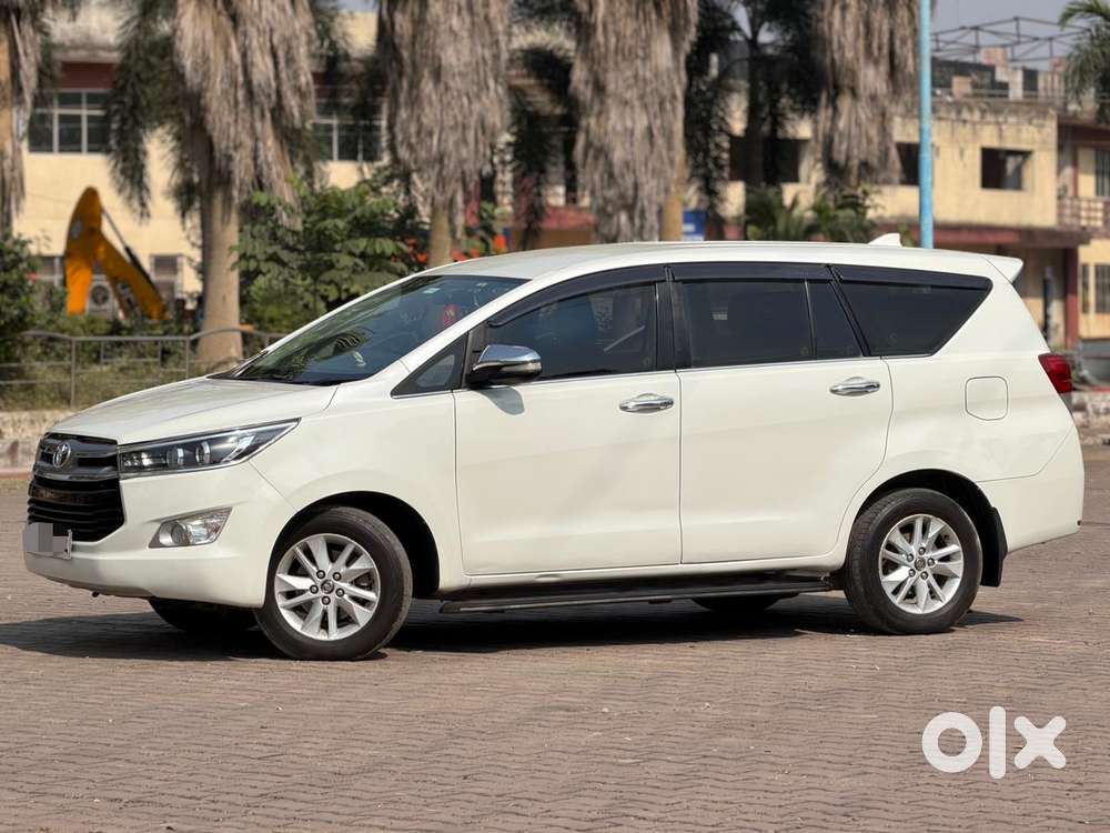 Toyota Innova Crysta 2.8z Automatic, 2017, Diesel