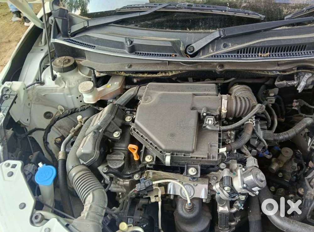 Maruti Suzuki Swift 1.2 Lxi (o), 2024, Petrol