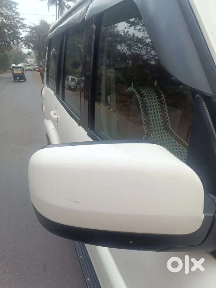 Mahindra Scorpio S10 2016
