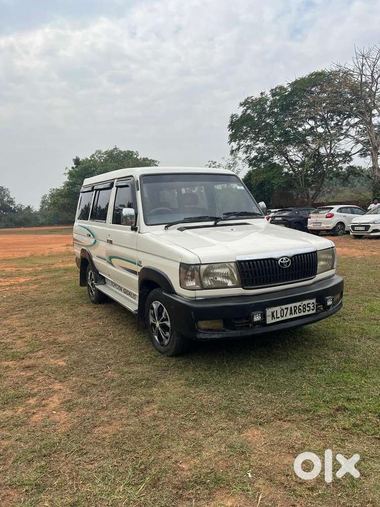 Toyota Qualis 2004 Diesel Well Maintained