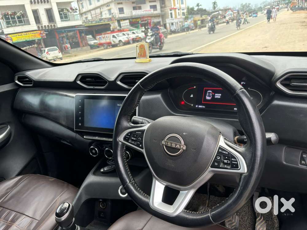 Nissan Magnite 1.0 Xv, 2022, Petrol