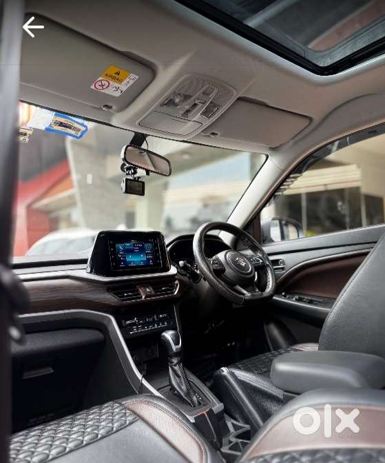 Maruti Suzuki Brezza 1.5 Zxi At Smart Hybrid, 2023, Petrol