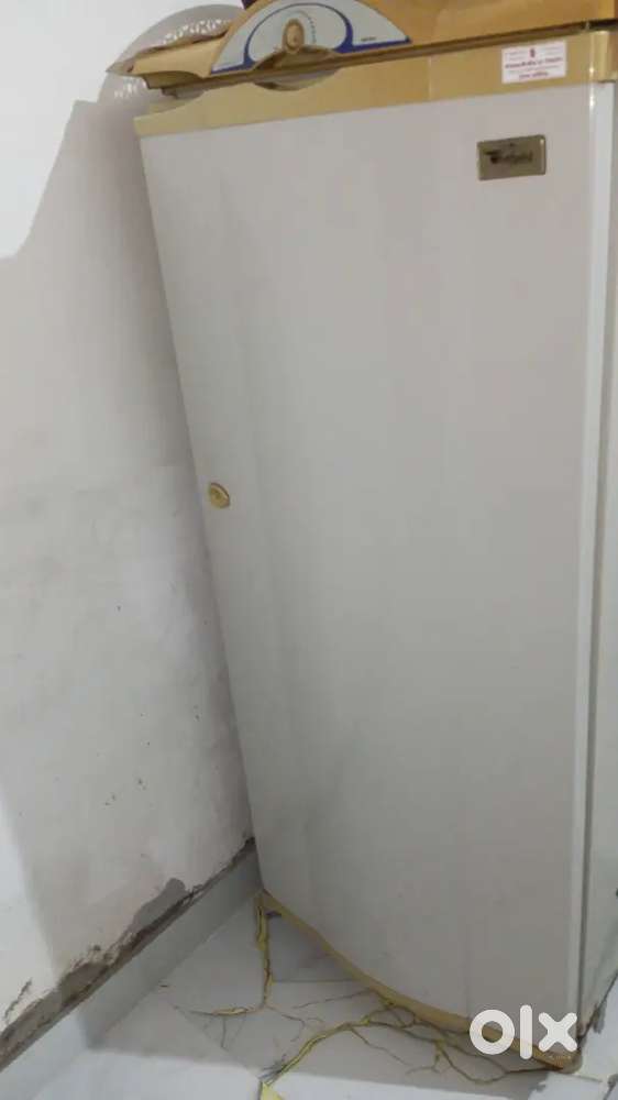 Refrigerator whirlpool