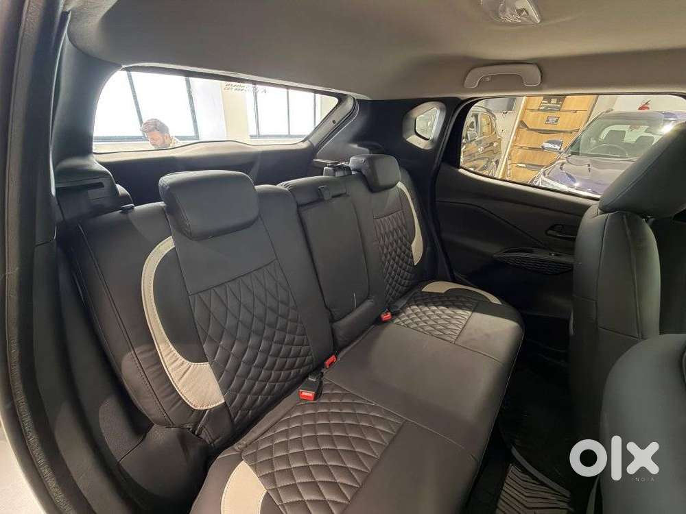 Nissan Magnite Kuro Edition Petrol Amt, 2025, Petrol