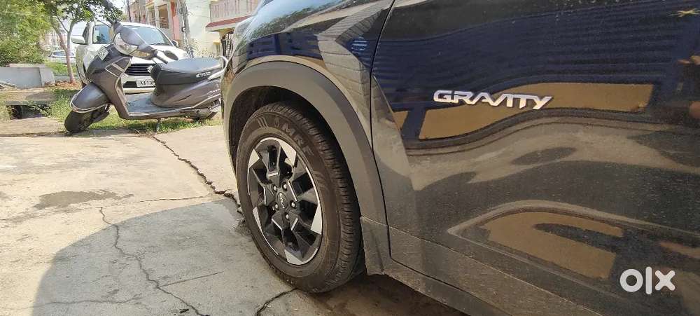 2025 Sonet Gravity Edition, Excellent Condition, Black