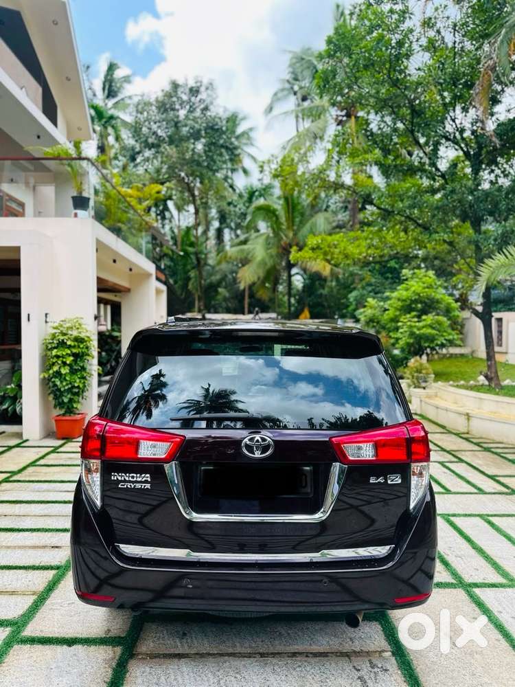 Toyota Innova Crysta 2.4 Z Manual 7 Seater