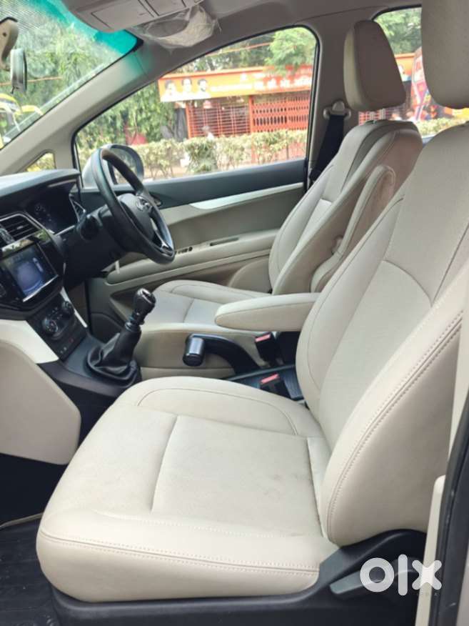 Mahindra Marazzo M8, 2019, Diesel