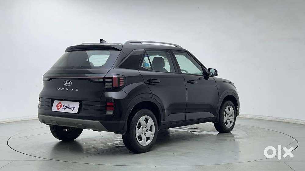 Hyundai Venue 1.2 S (o), 2022, Petrol