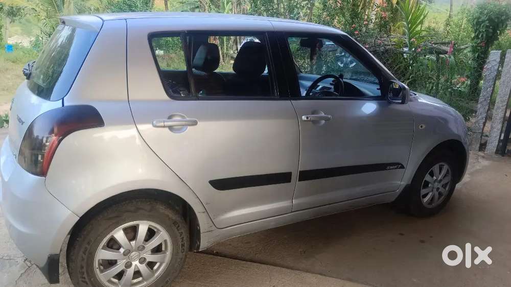 Maruti Suzuki Swift 2011 Petrol Top End