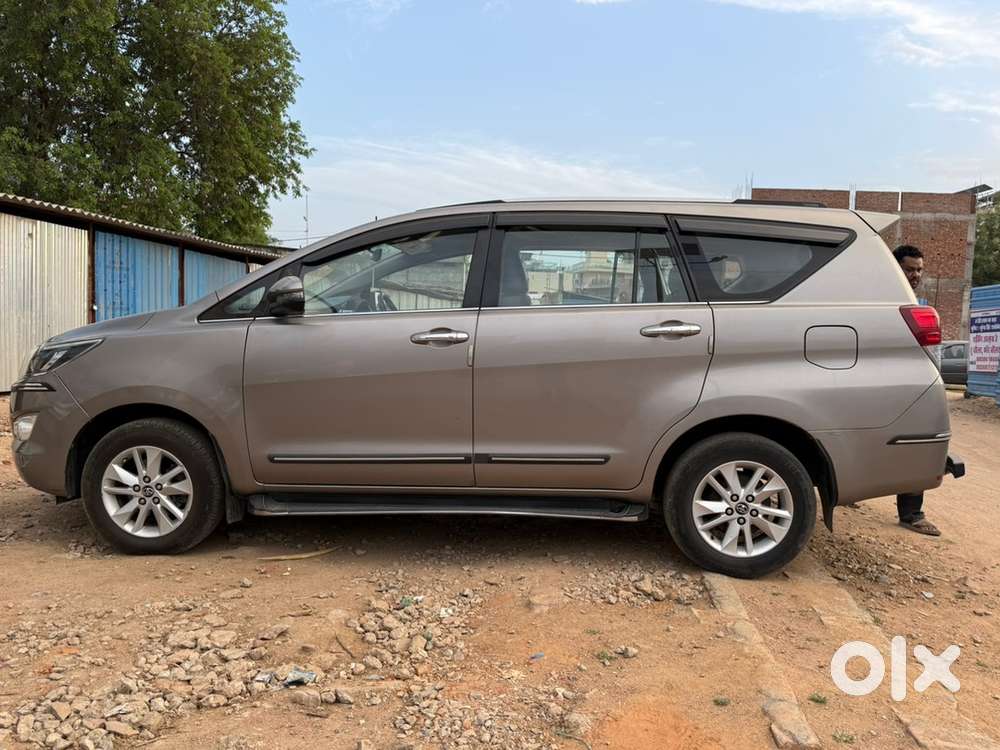 Toyota Innova Crysta 2018 Diesel Well Maintained