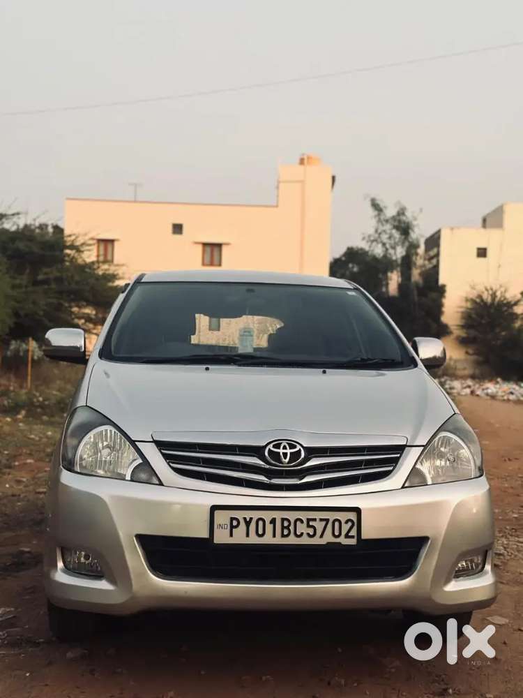 Toyota Innova Diesel 2.5 V 7 Str 2010