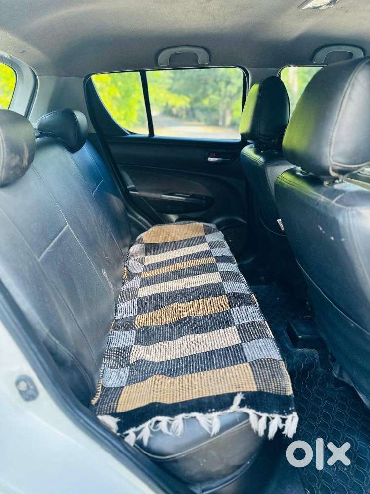 Maruti Suzuki Swift Vxi + Manual, 2012, Petrol