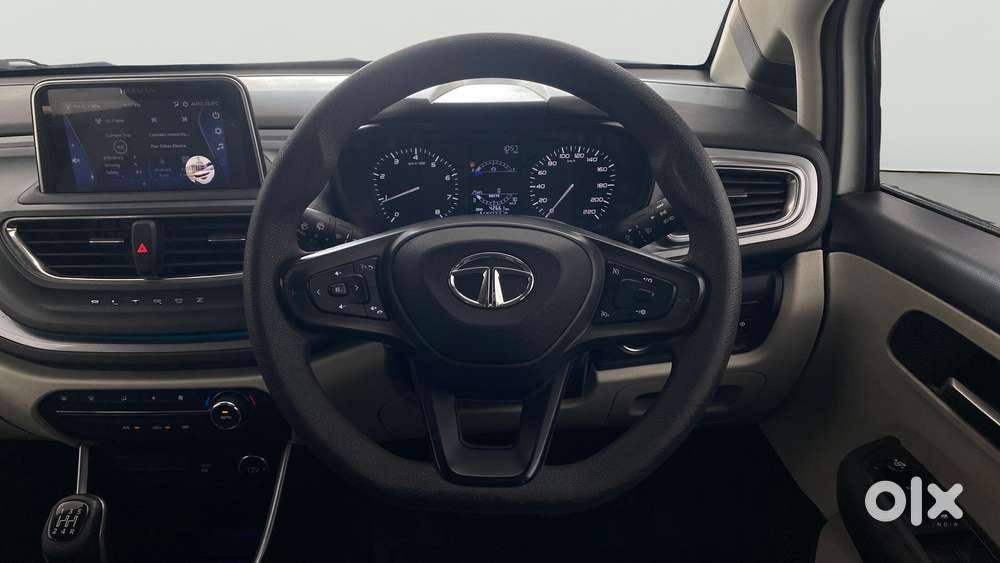 Tata Altroz Xz, 2022, Petrol