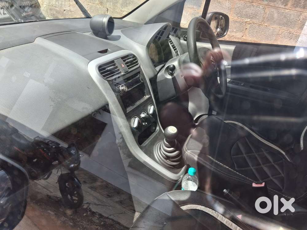 Maruti Suzuki Ritz Vxi, 2011, Petrol