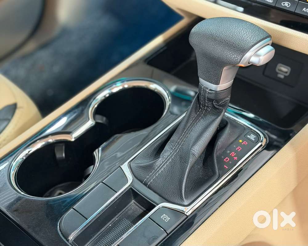 Kia Carnival Premium, 2022, Diesel