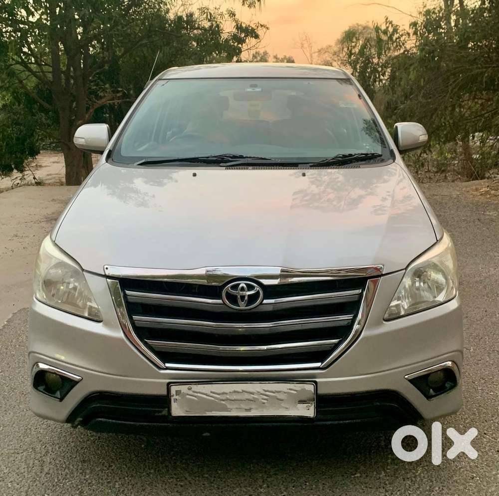 Toyota Innova 2.5 Vx 8 Seater Bs Iv, 2015, Diesel