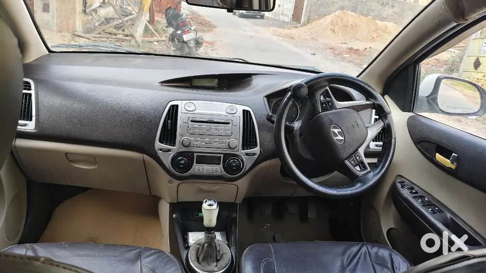 Hyundai I20 Sportz 2012 Diesel Owner-2