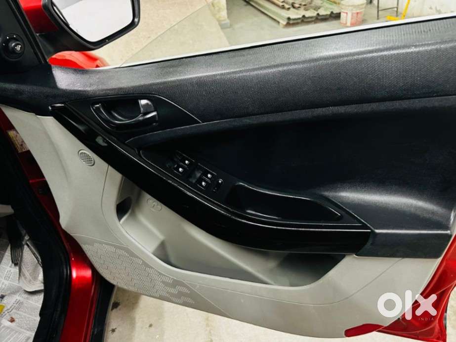 Tata Nexon 1.2 Revotron Xm (s), 2018, Petrol