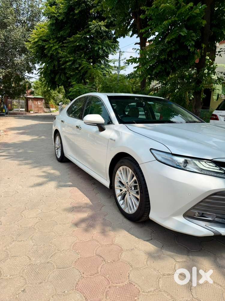 Toyota Camry Hybrid 2020