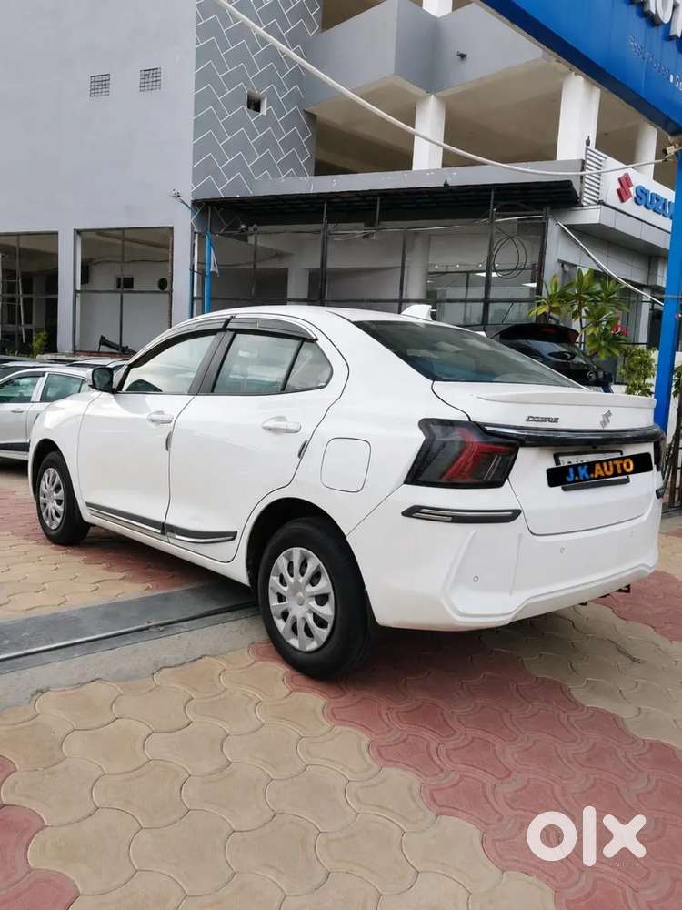 Maruti Suzuki Dzire Vxi Ags, 2025, Petrol