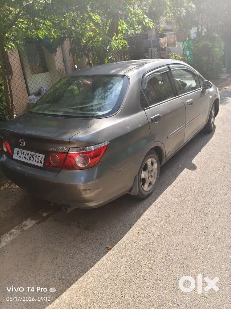 Petrol And Cng Both Good Milage Honda City Zx 2006