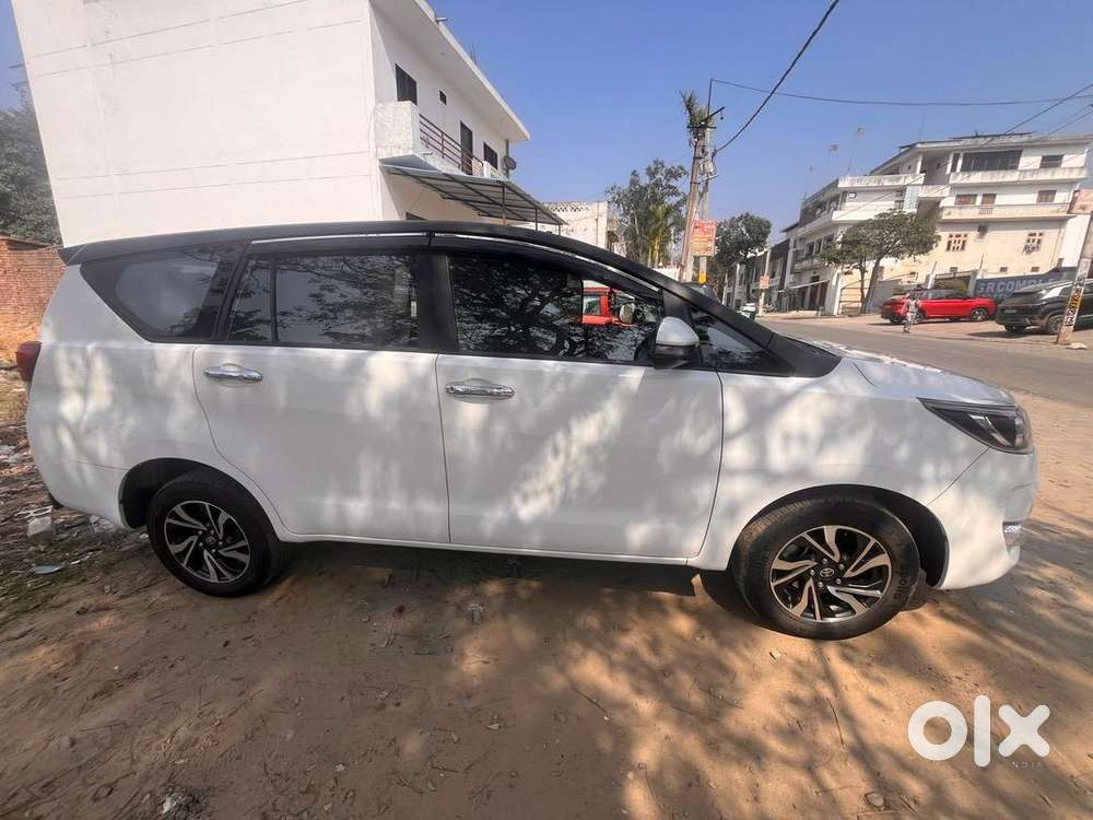Toyota Innova Crysta 2023 Diesel 60000 Km Driven