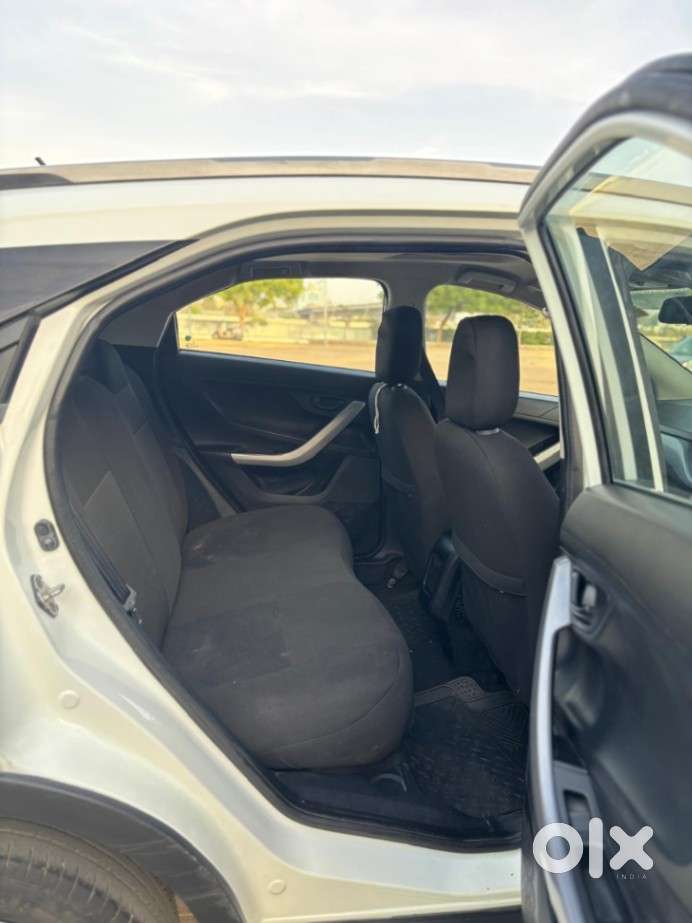 Tata Nexon 1.2 Revotron Xma Amt (s), 2021, Petrol