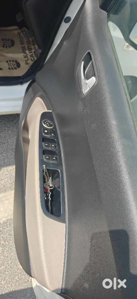 Hyundai Grand I10
Sports 1.2
1st Owner 
Petrol
2017(nov Month)