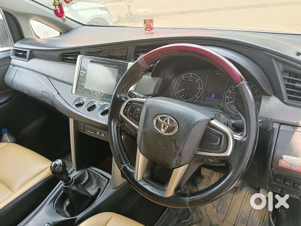 Toyota Innova Crysta 2.4g