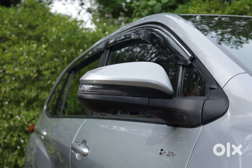 Toyota Innova Hycross 2.0 Vx (o) Hybrid 7 Str, 2026, Cng & Hybrids