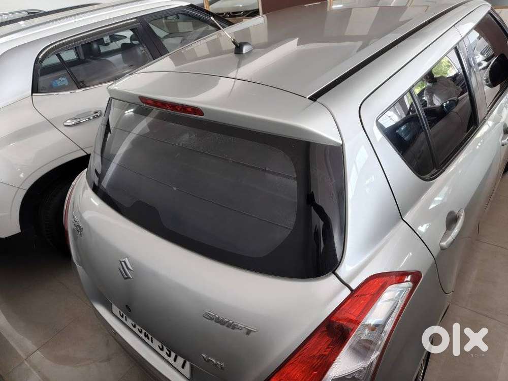 Maruti Suzuki Swift Vxi Optional, 2016, Petrol