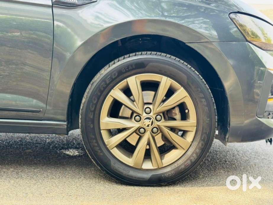 Skoda Slavia 1.0 Tsi Style At, 2023, Petrol
