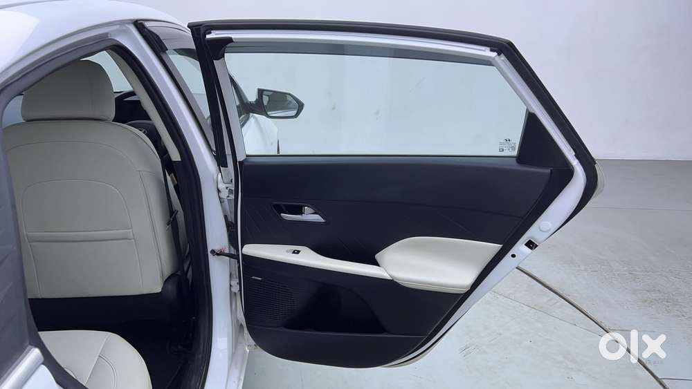 Hyundai Verna 1.5 Sx (o) Vtvt Ivt, 2023, Petrol