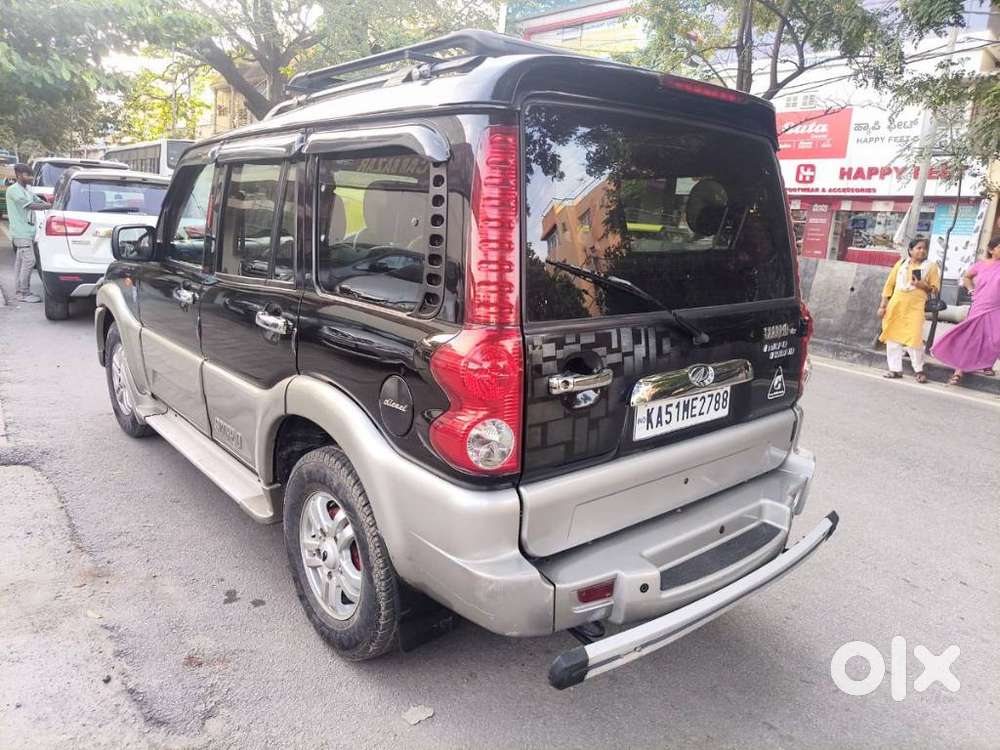 Mahindra Scorpio Vlx 2wd Airbag Se Bsiv, 2013