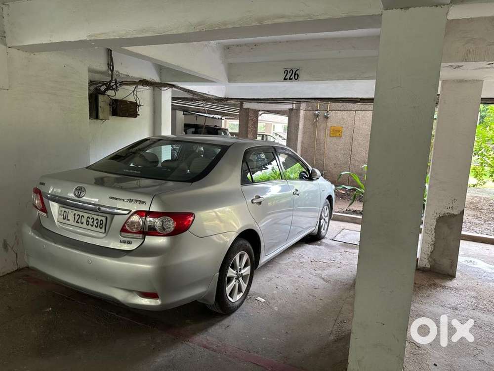 Toyota Corolla Altis 2012