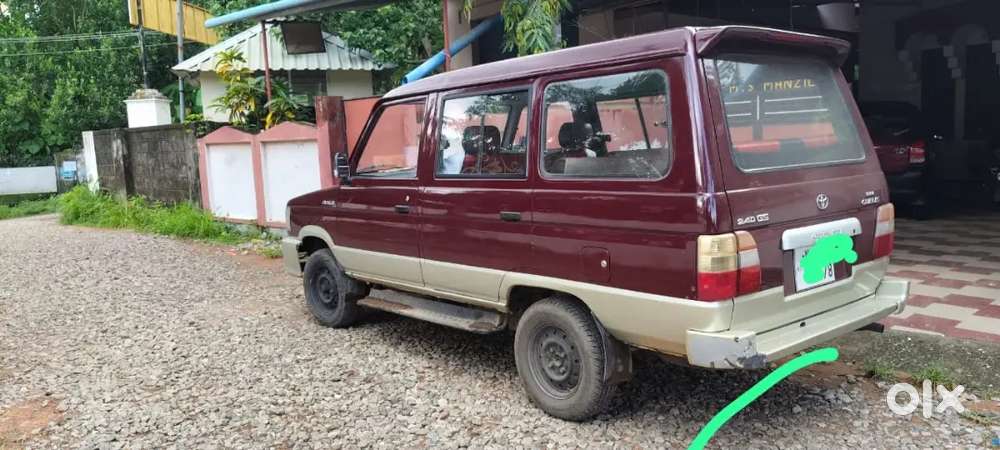 Toyota Qualis 2001 Diesel 350000 Km Driven