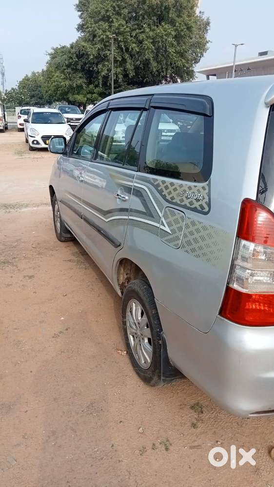 Toyota Innova 2011 Diesel 224000 Km Genuine Driven Ready For Sell
