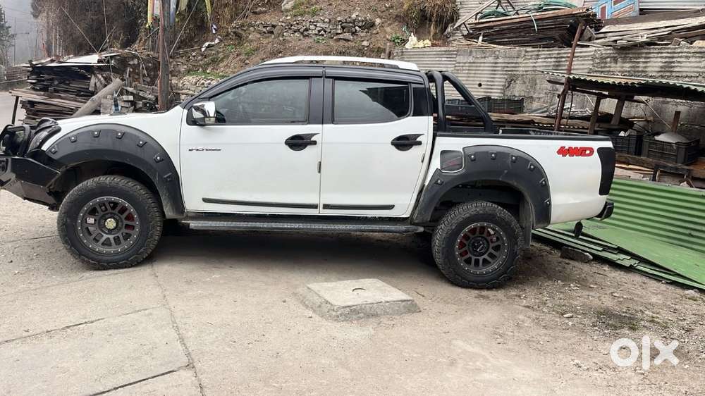 Isuzu D-max V-cross 2018 Diesel Good Condition