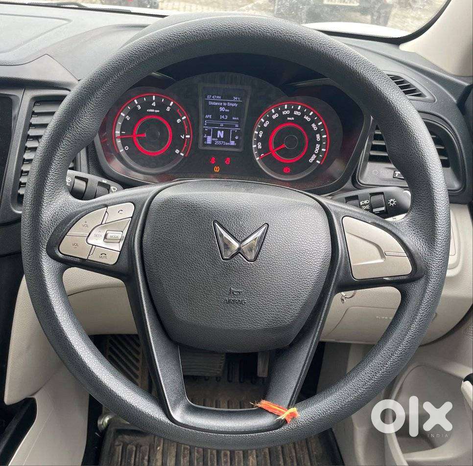 Mahindra Xuv300 1.2 W6 Amt Petrol, 2023, Petrol