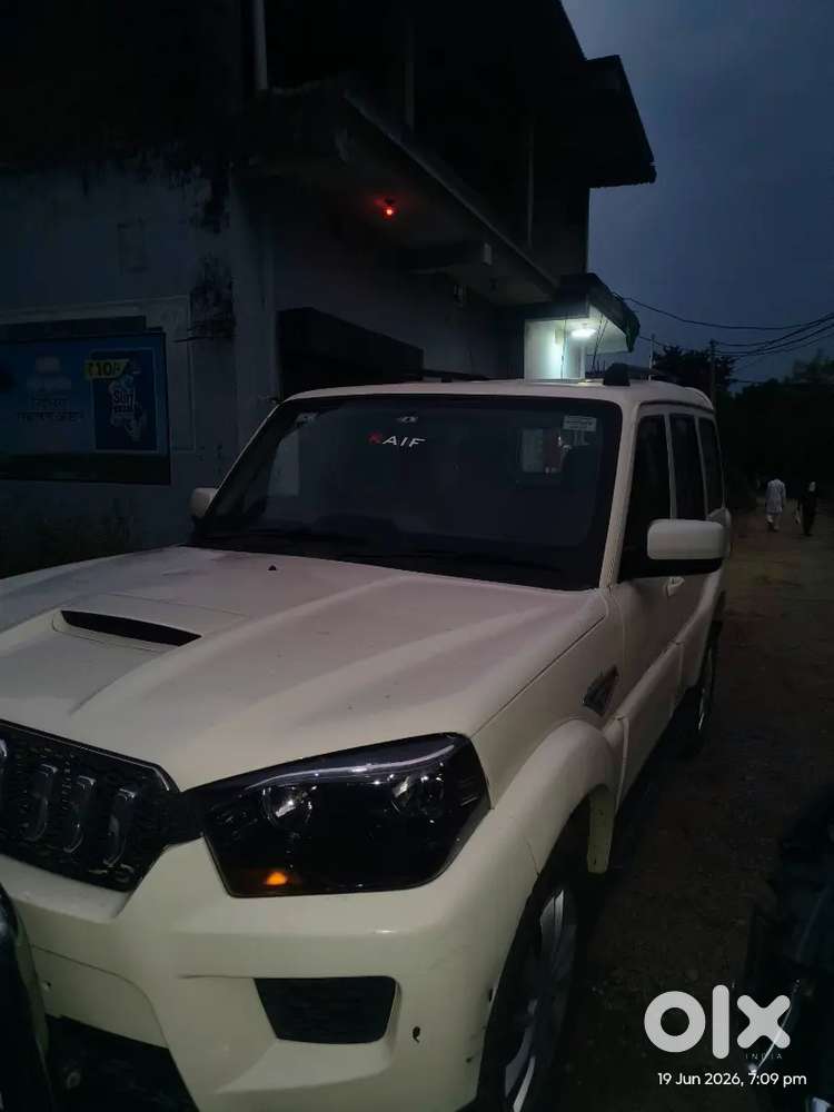 Mahindra Scorpio S6+  2017 Diesel Manual