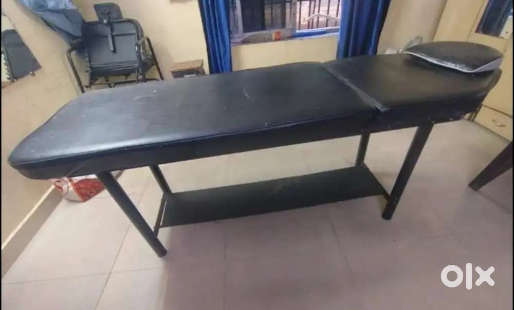 Bed for parlours