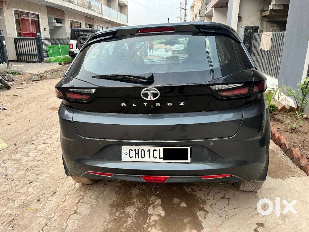 Selling My 2022 Tata Altroz Xza+ Dca – Top Model Automatic (petrol).