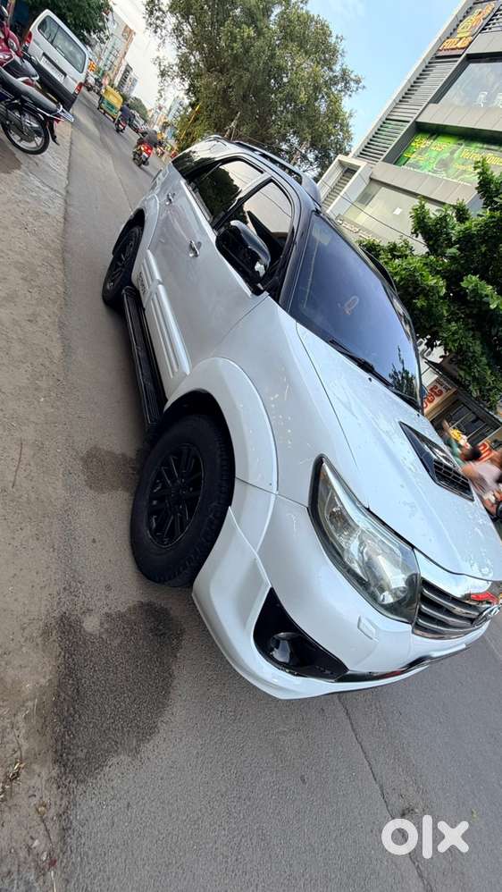 Toyota Fortuner Diesel 2011